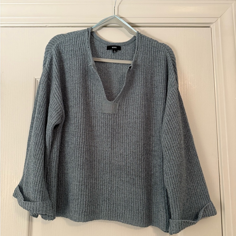 Mine Women's V-Neck Sweater in Teal
